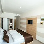 Novitas 3*