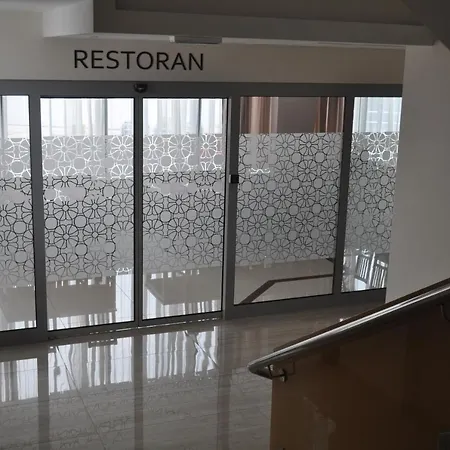 Novitas Hotel 3*