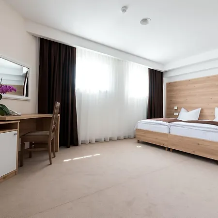 Novitas Hotel 3*
